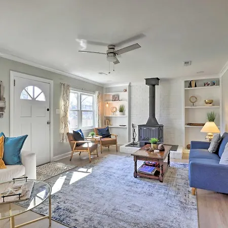 Chic Charleston Home - Half Mile To Park Circle!